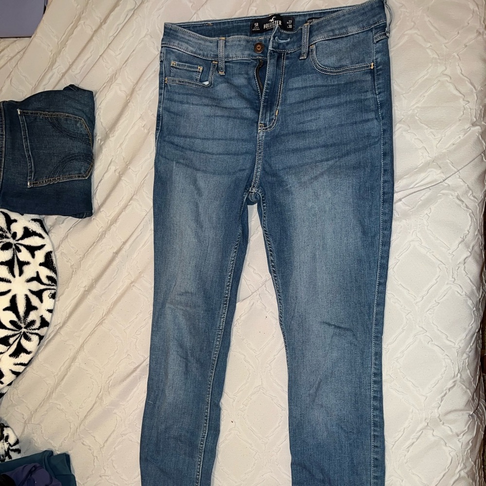 Hollister size 5R jeans. Full length skinny